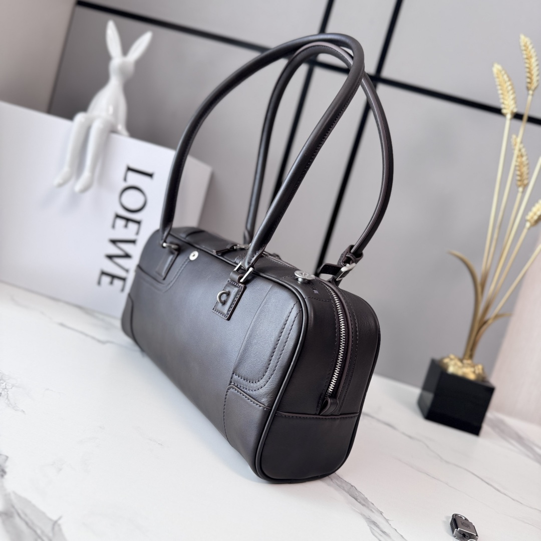 Loewe 로에베 아마조나 크롭(penta Amazona Cropped) 샤이니 카프스킨 토트백 숄더백 가방