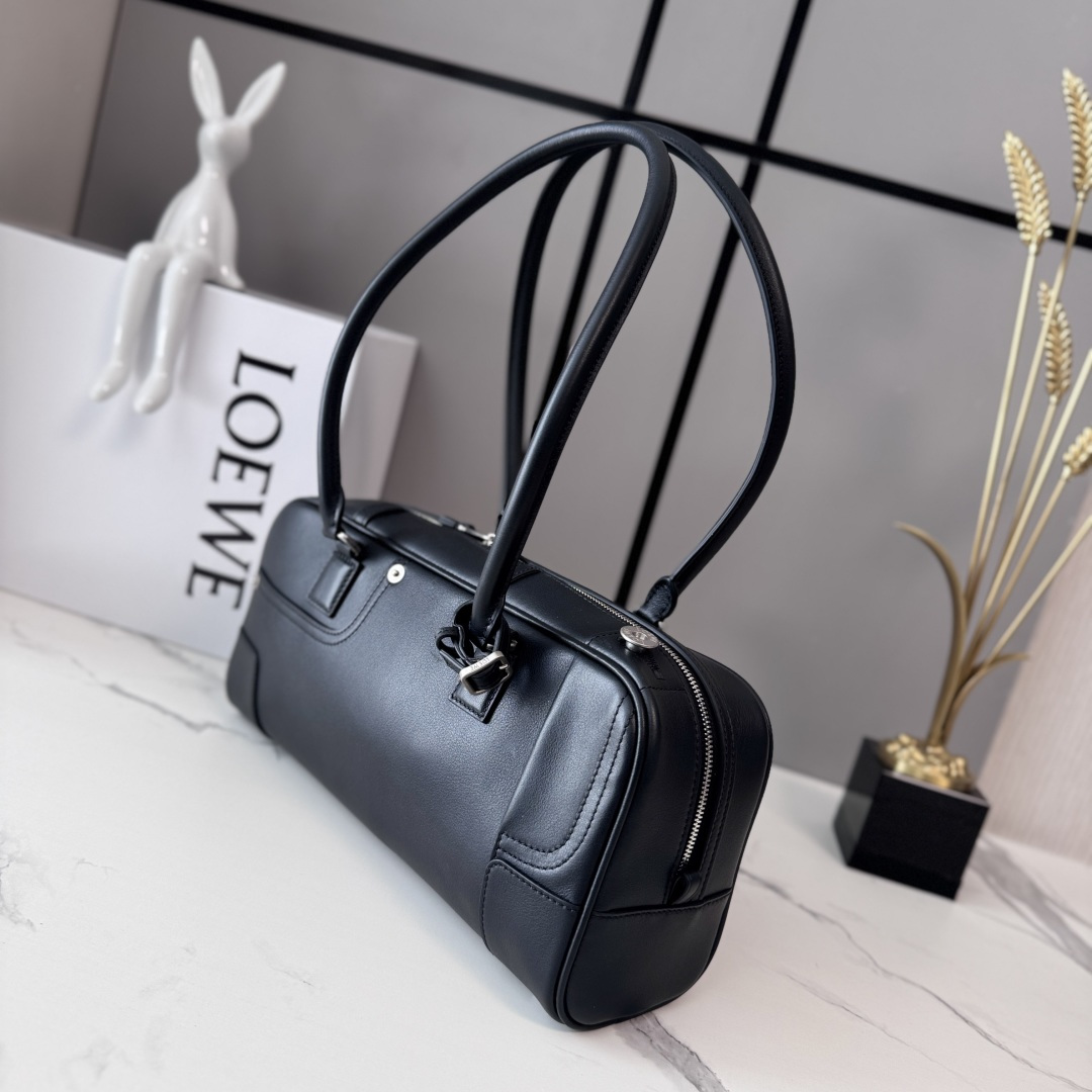 Loewe 로에베 아마조나 크롭(penta Amazona Cropped) 샤이니 카프스킨 토트백 숄더백 가방