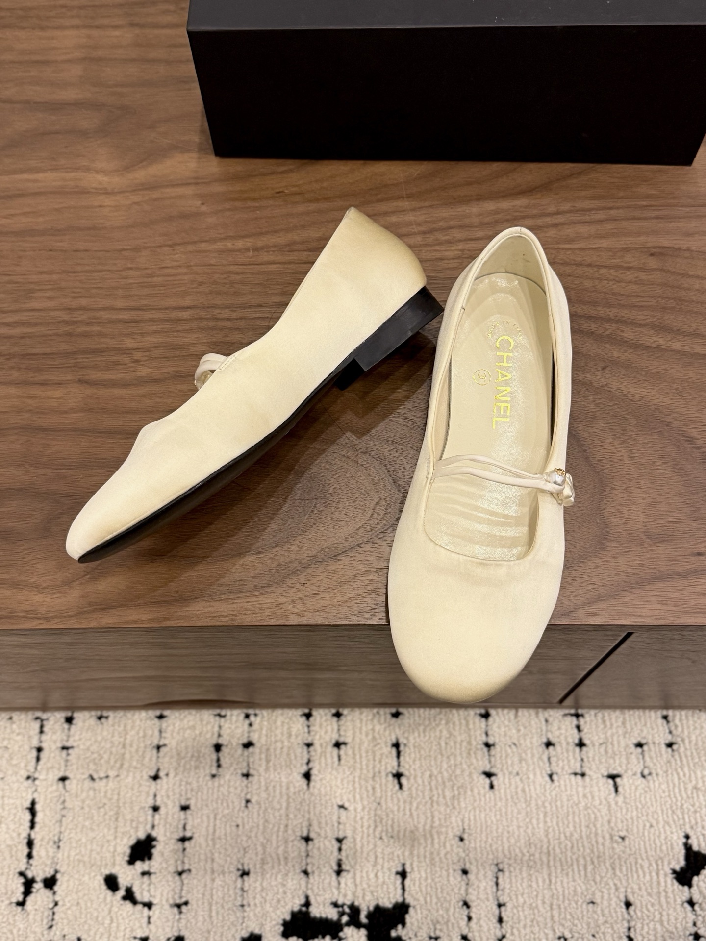 샤넬(CHANEL) 진주 마리제 플랫 슈즈 신발