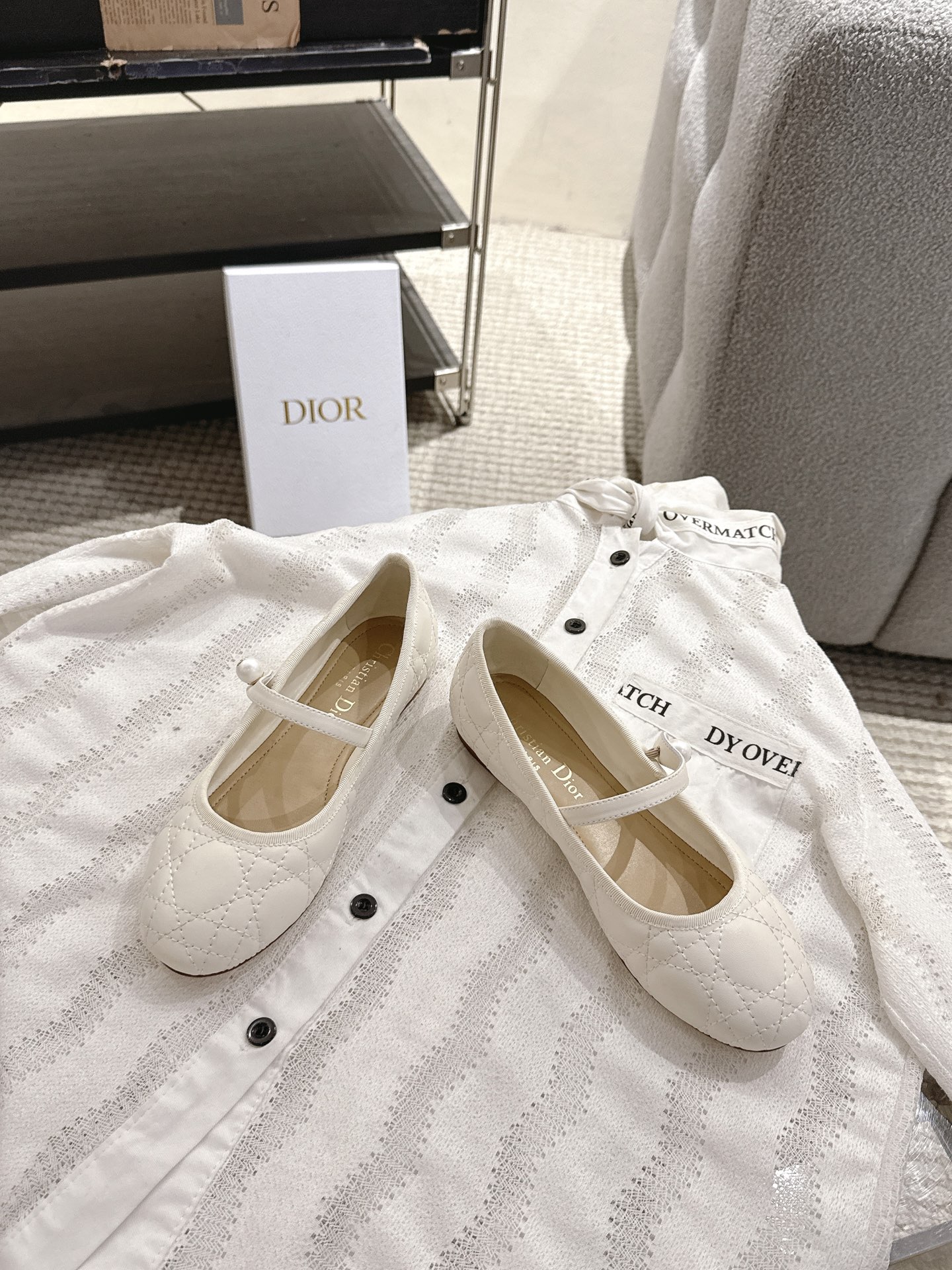 디올(DIOR) 진주 까나쥬 발레리나 플랫 신발