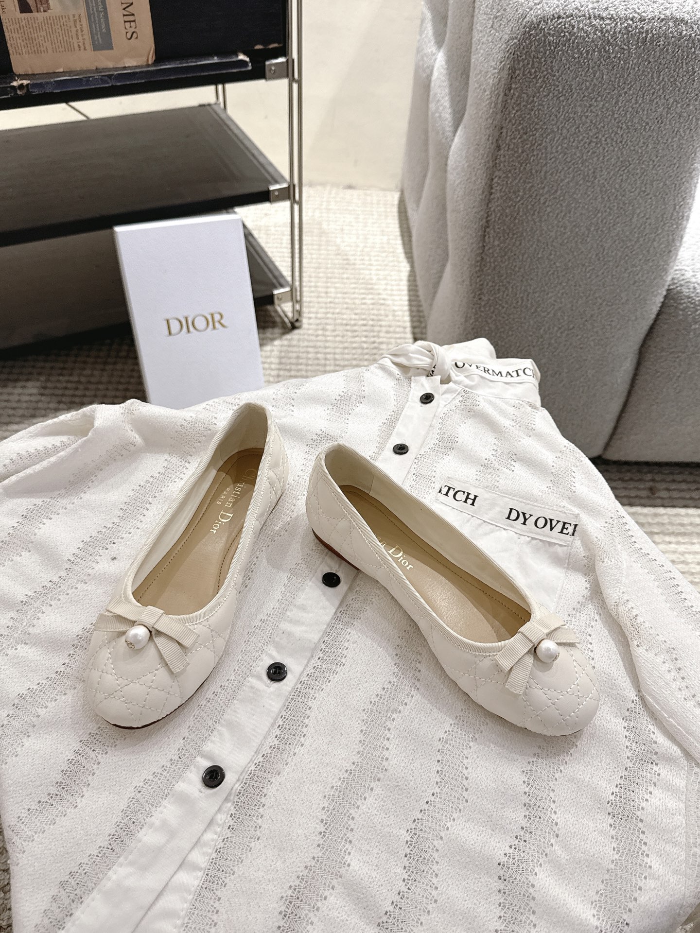 디올(DIOR) 까나쥬 발레리나 플랫 신발