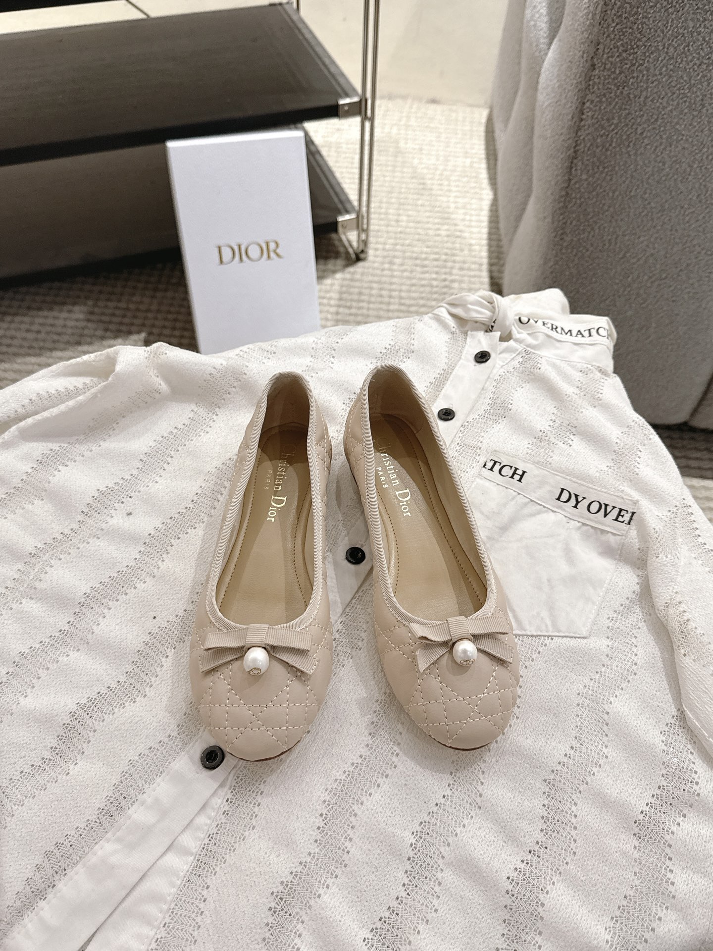 디올(DIOR) 까나쥬 발레리나 플랫 신발