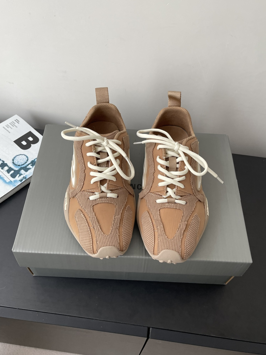 발렌시아가(Balenciaga) Ultra 로우탑 스니커즈 신발