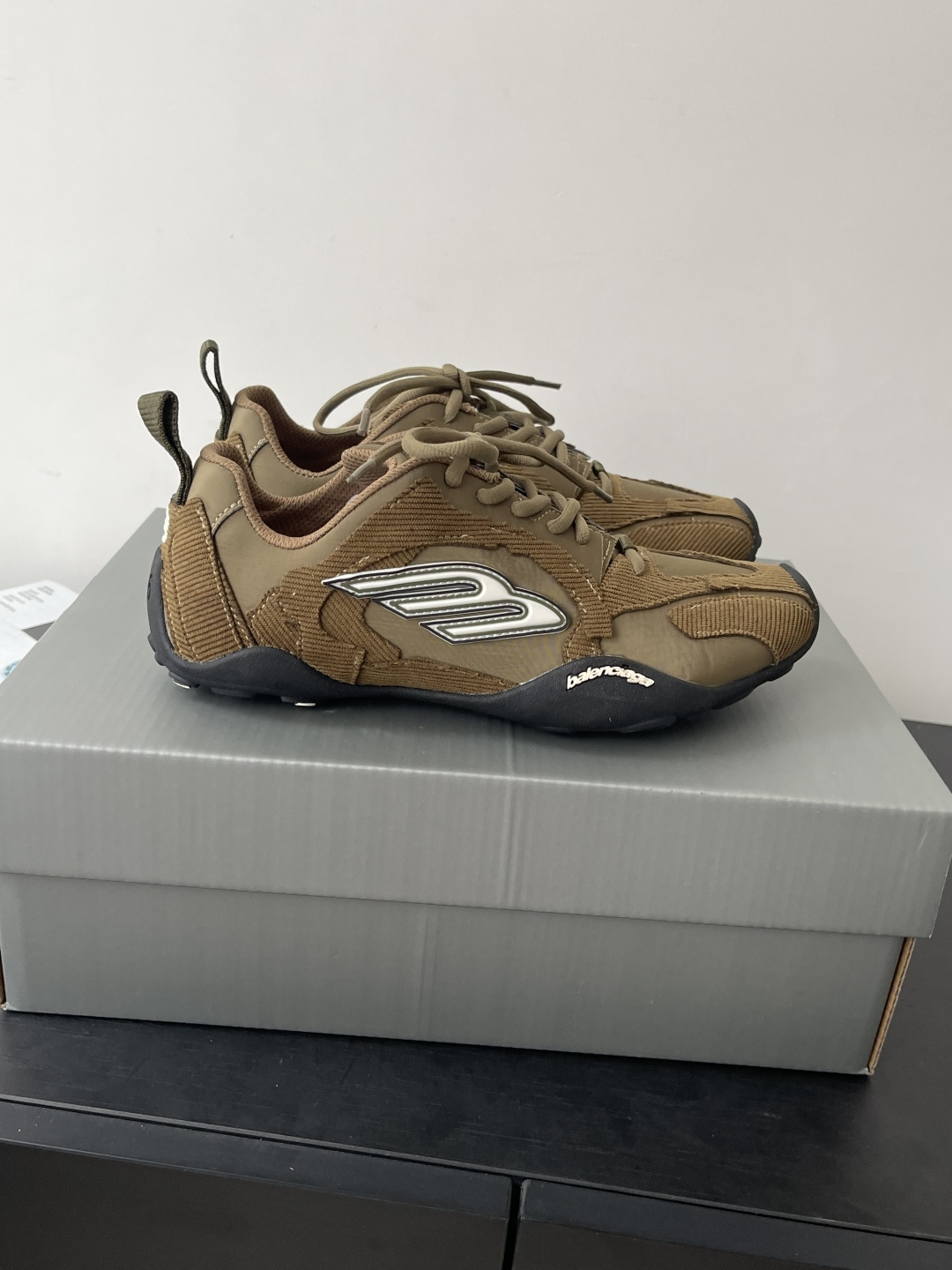 발렌시아가(Balenciaga) Ultra 로우탑 스니커즈 신발