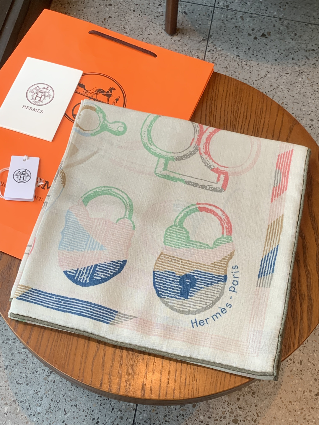 에르메스(HERMES) 캐시미어 실크 숄 목도리 스카프