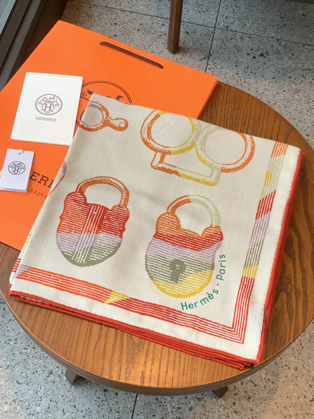 에르메스(HERMES) 캐시미어 실크 숄 목도리 스카프