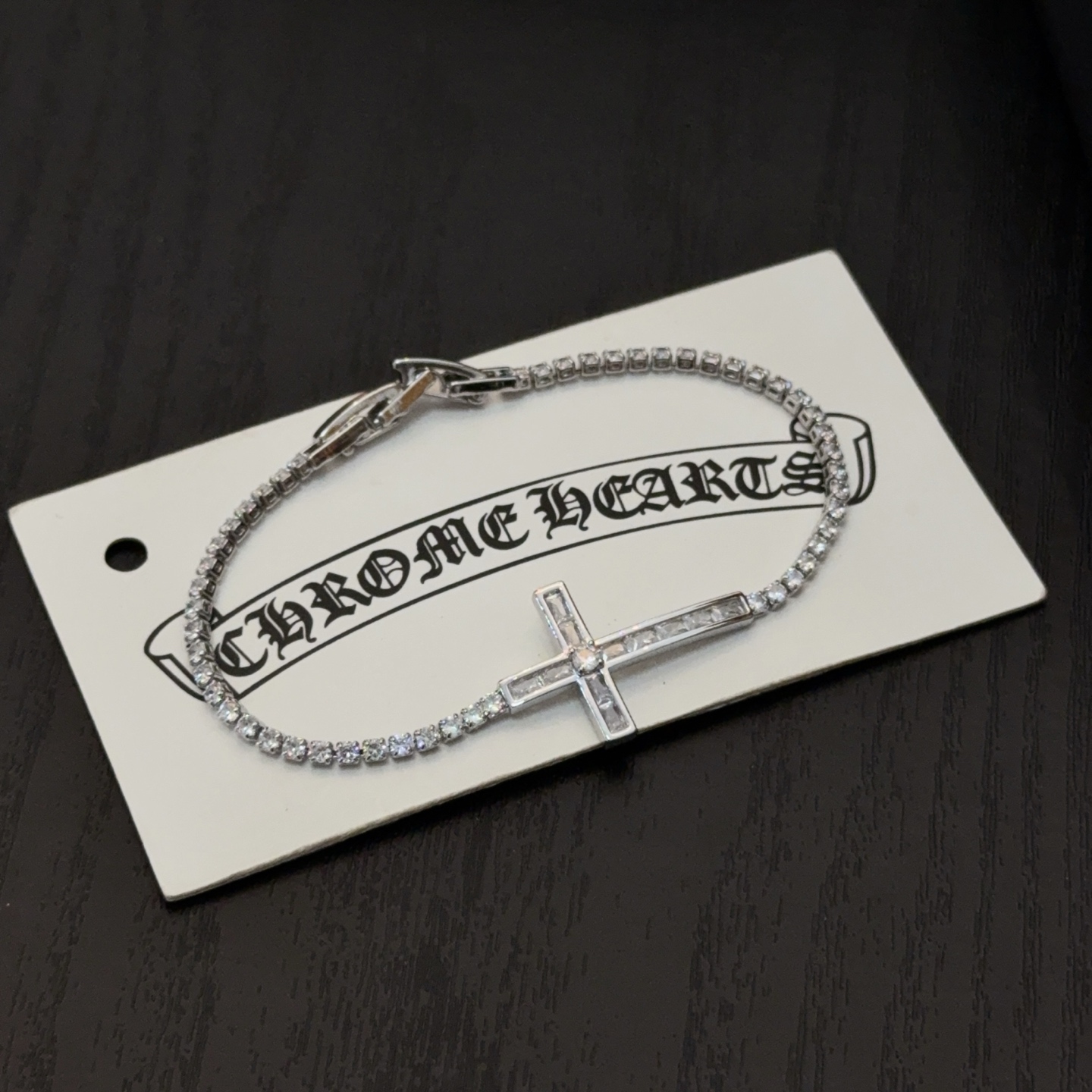 크롬하츠(Chrome Hearts) 풀다이아 십자가 팔찌 악세사리