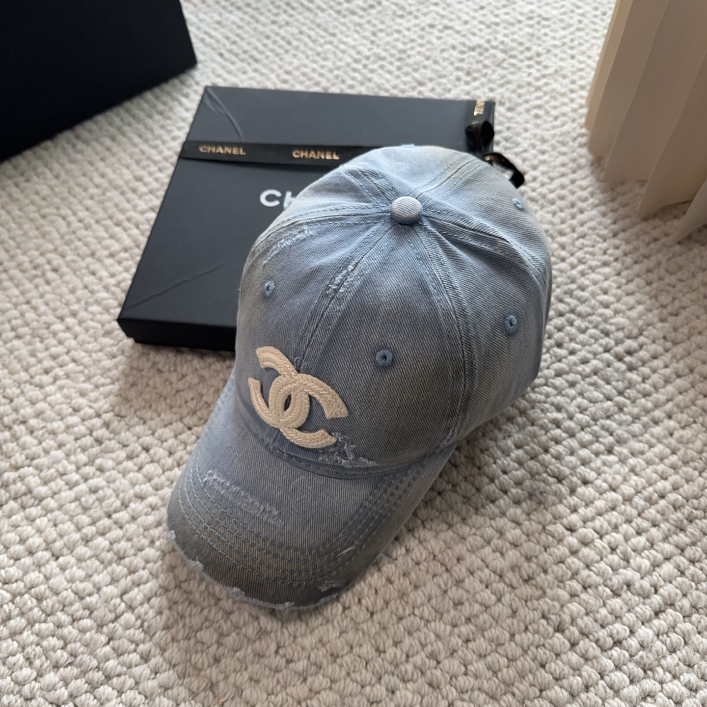 샤넬(CHANEL) 로고 볼캡 모자