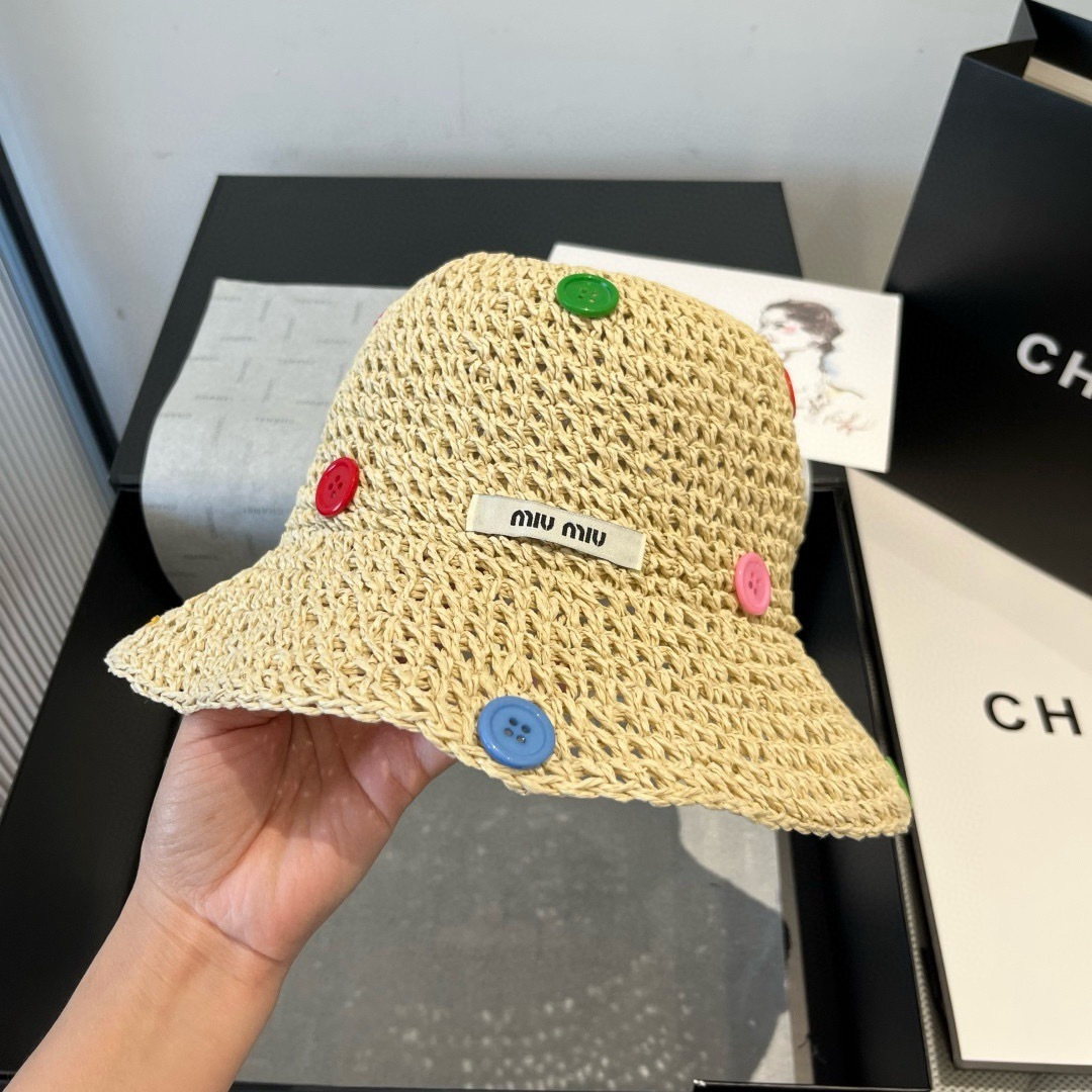 미우미우(MIU MIU) 핸드메이드 밀짚 비치 모자