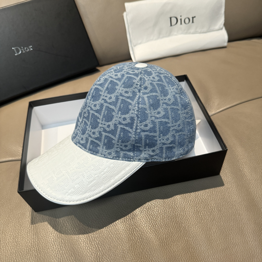 디올(Dior) 오블리크 패턴 볼캡 모자