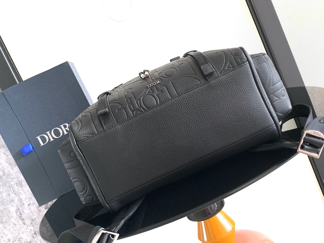 Dior CD 디올 힛 더 로드(Hit The Road) 블랙 그래비티 플랩 백팩 가방