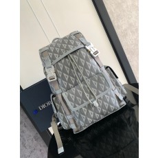 Dior CD 디올 힛 더 로드(Hit The Road) CD 다이아몬드 백팩 가방