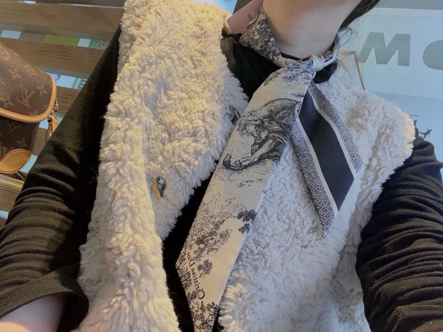 디올(DIOR) 오블리크 실크 트윌리 목도리 스카프