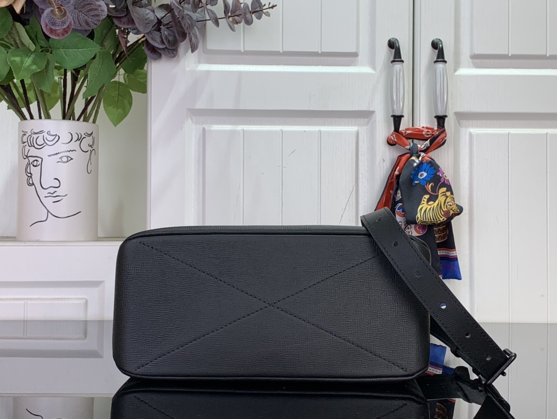 LV 루이비통 MINI SHOPPER TOTE 미니 쇼퍼 토트백 가방 (블랙) 미니