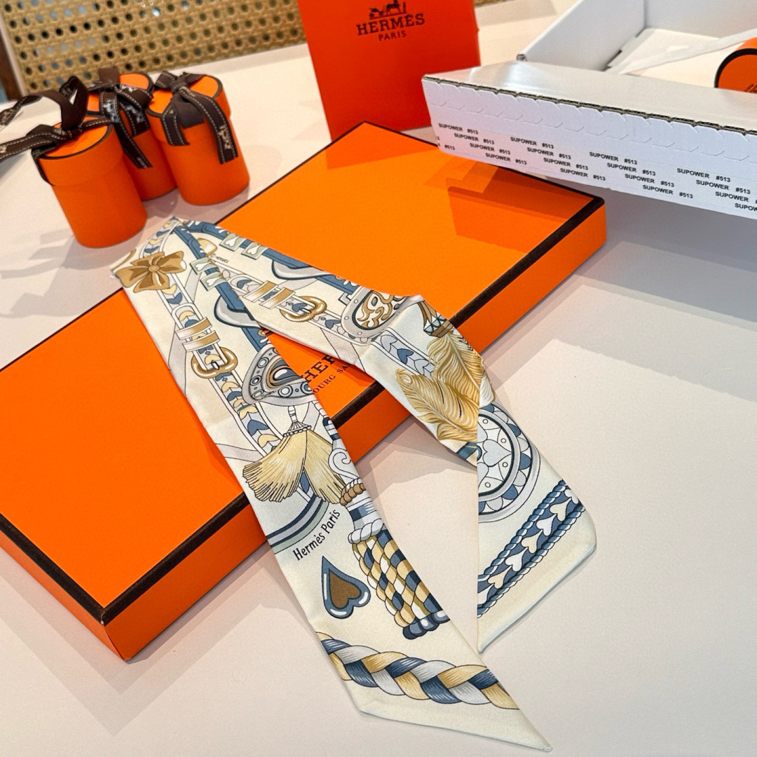 에르메스(HERMES) 하트 안장 트윌리 실크 목도리 스카프