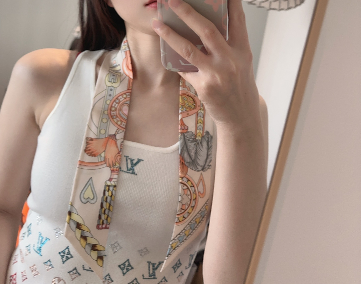 에르메스(HERMES) 하트 안장 트윌리 실크 목도리 스카프