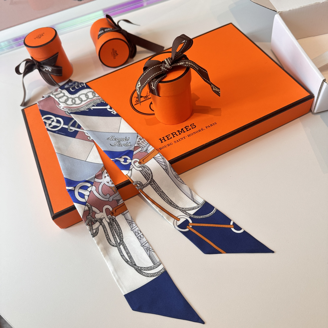 에르메스(HERMES) 행진 트윌리 실크 목도리 스카프