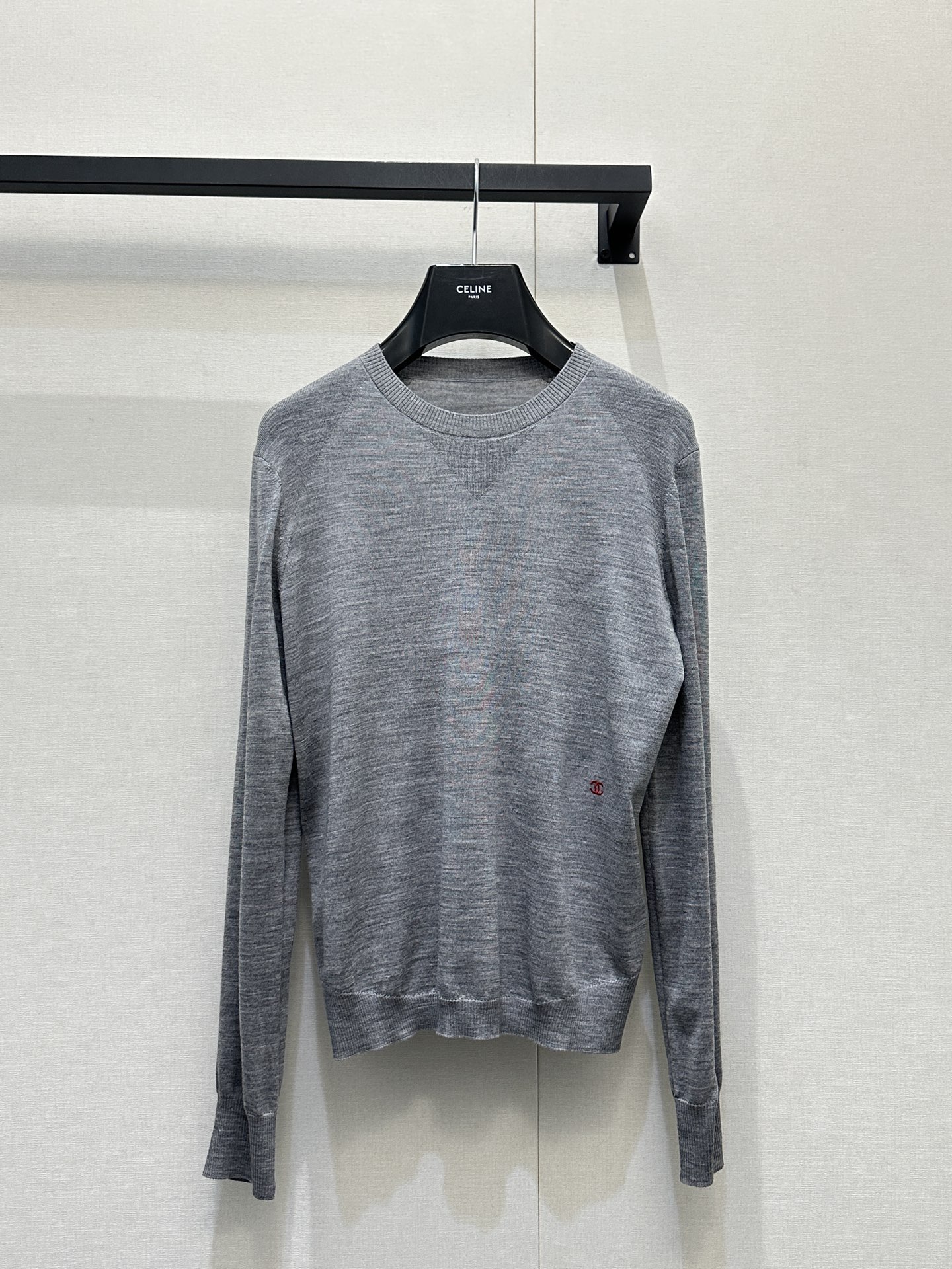 샤넬(CHANEL) 배색 로고 자수 라운드넥 긴팔 니트 의류