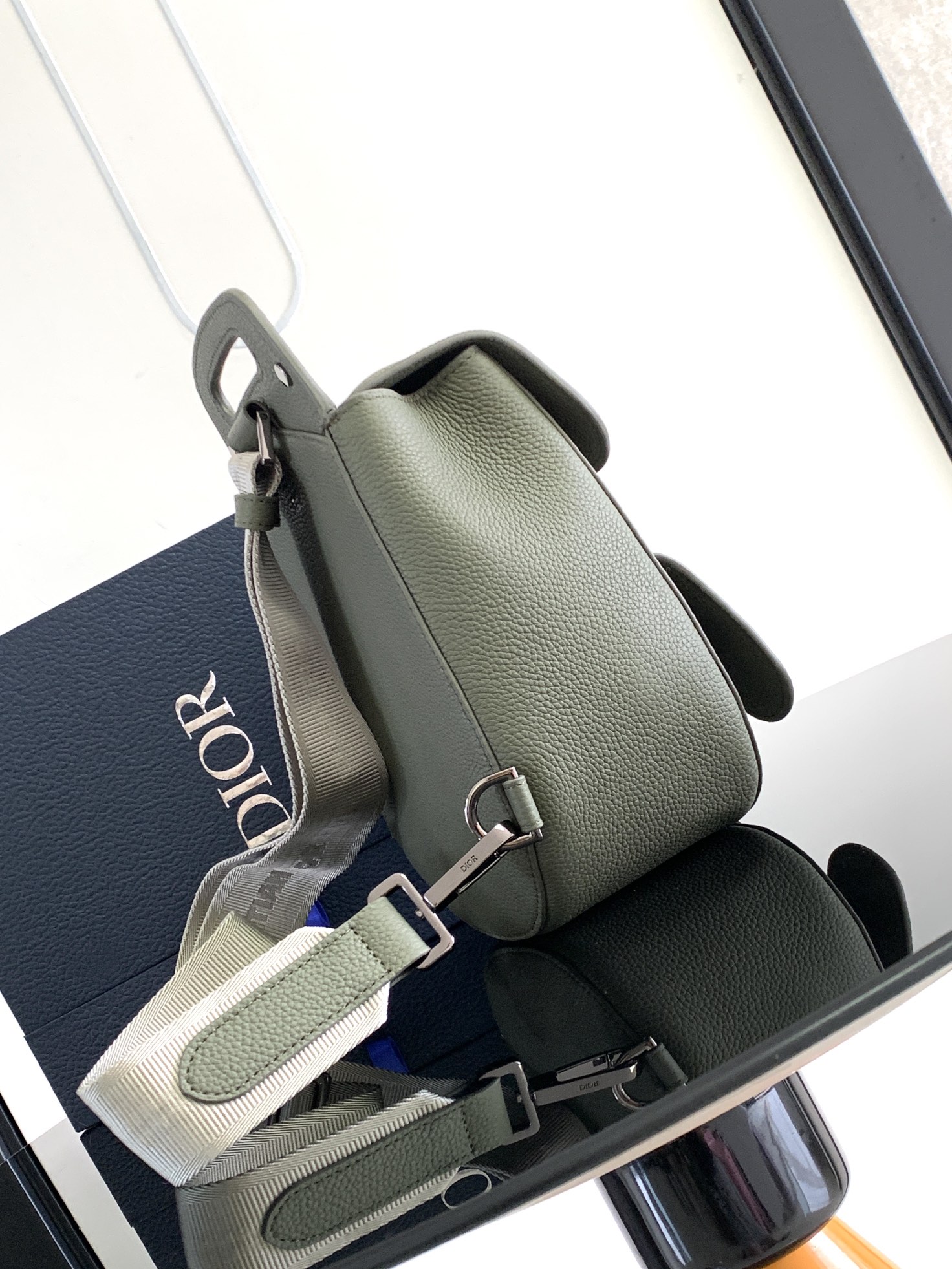 Dior CD 디올 갤롭(Gallop) 숄더백 (카키 그레인 레더) 힙색 슬링백 가방