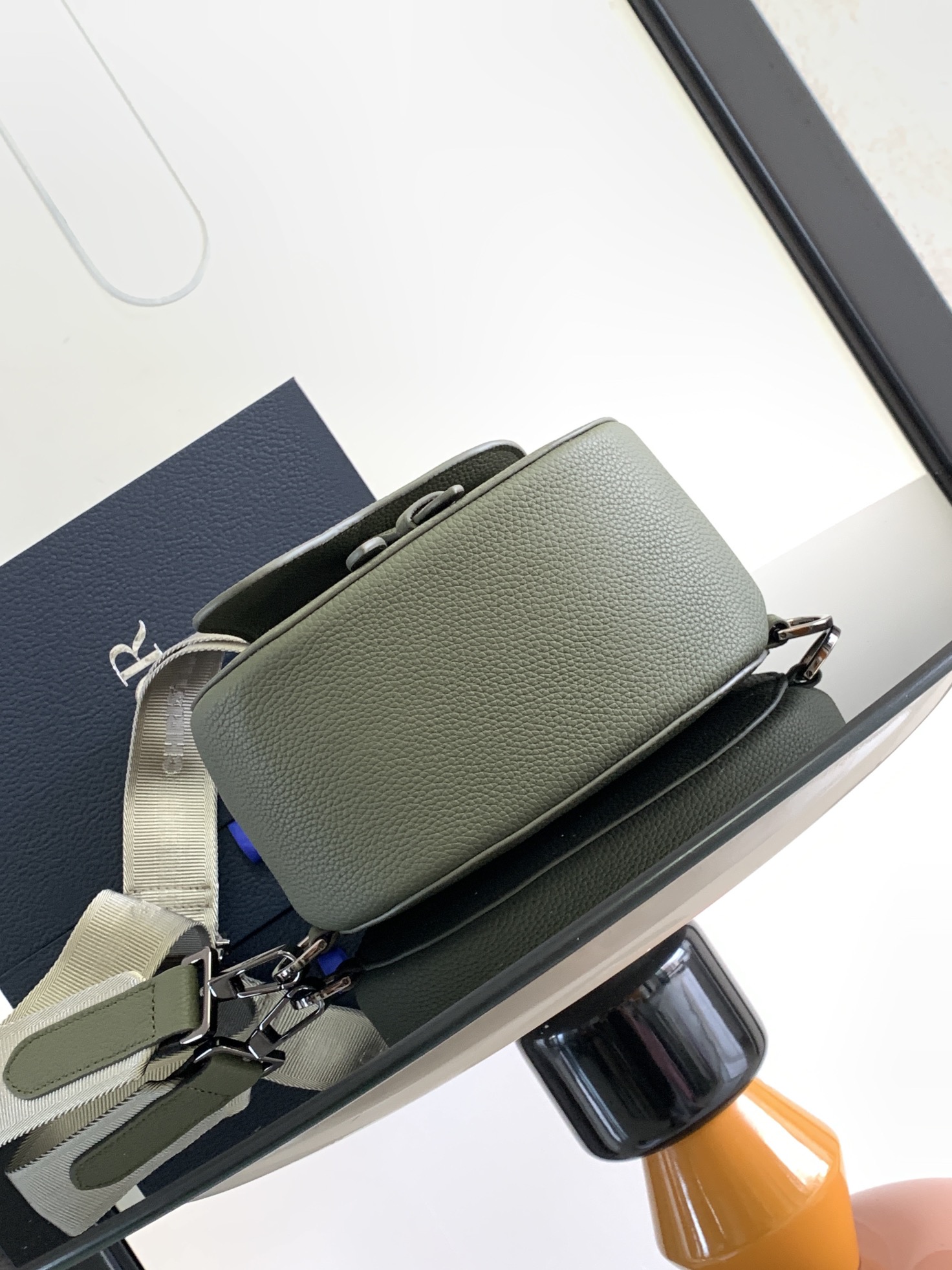 Dior CD 디올 갤롭(Gallop) 숄더백 (카키 그레인 레더) 힙색 슬링백 가방