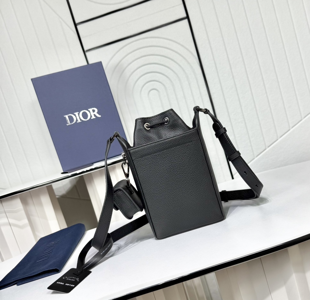 Dior CD 디올 미니 버킷백 (블랙 그레인 레더) 가방