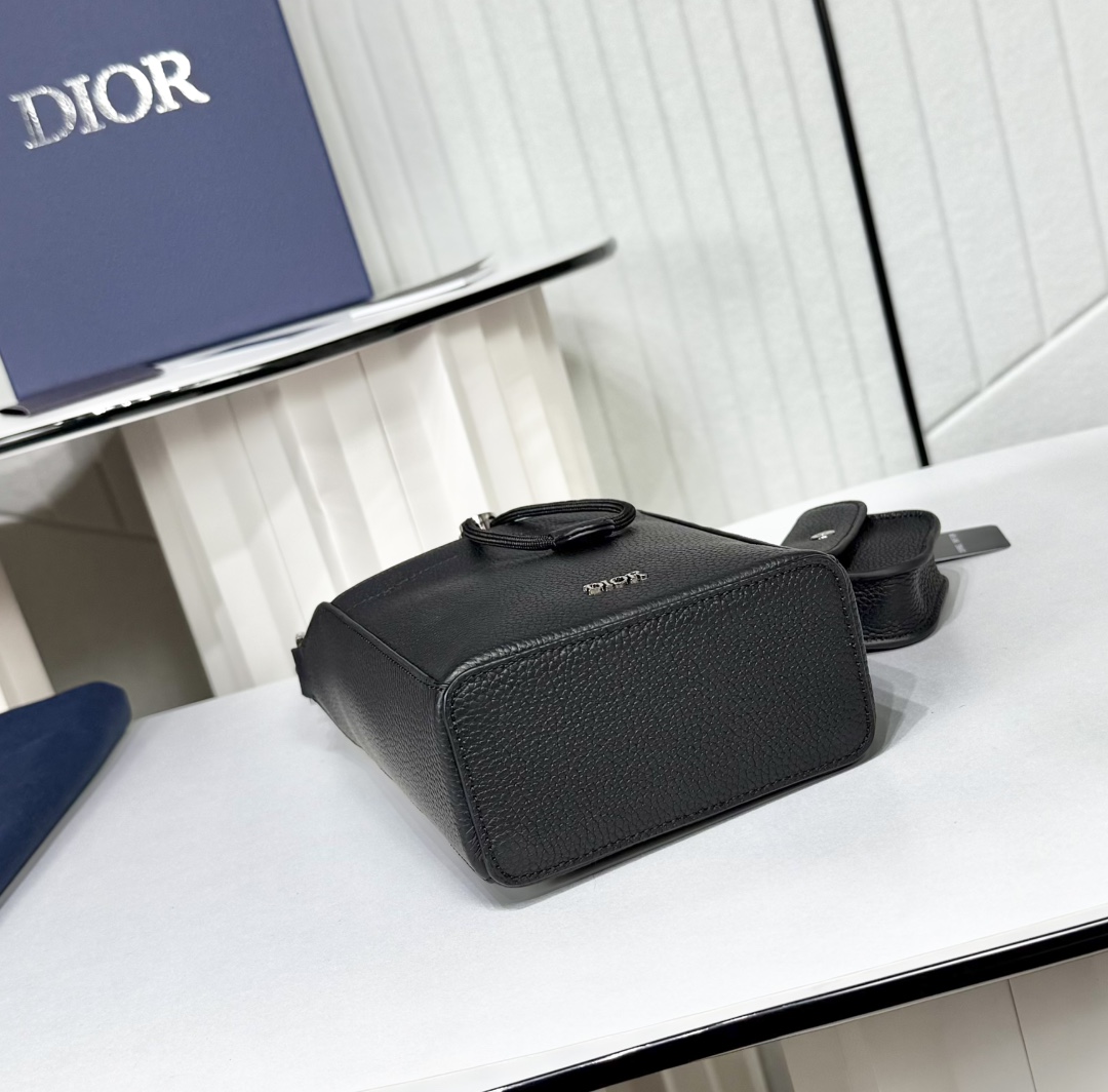 Dior CD 디올 미니 버킷백 (블랙 그레인 레더) 가방