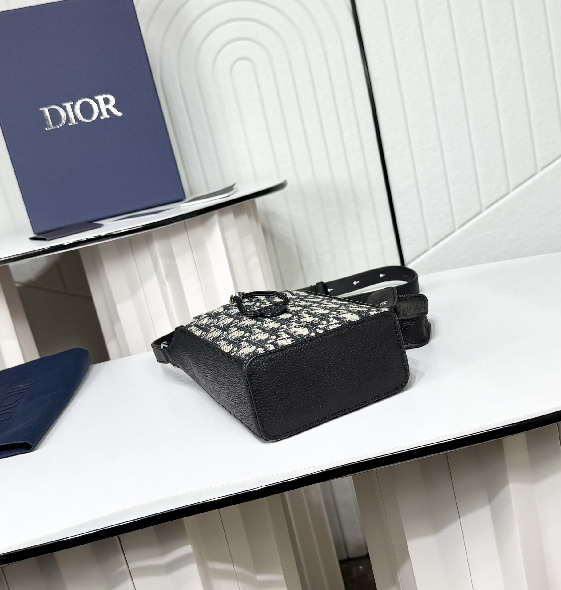 Dior CD 디올 미니 버킷백 (베이지 & 블랙 오블리크) 크로스백 가방