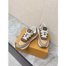 루이비통(LV) 레트로 러너 스니커즈 신발