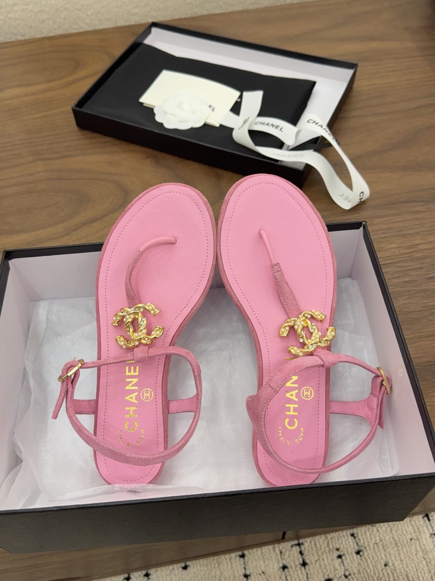 샤넬(CHANEL) 쥬얼 장식 쪼리 샌들 신발