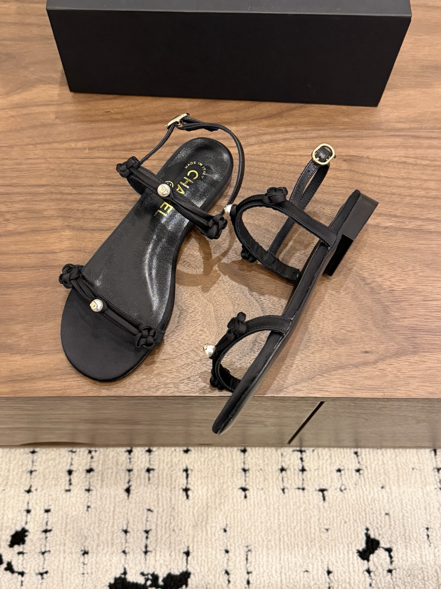 샤넬(CHANEL) 진주 샌들 신발