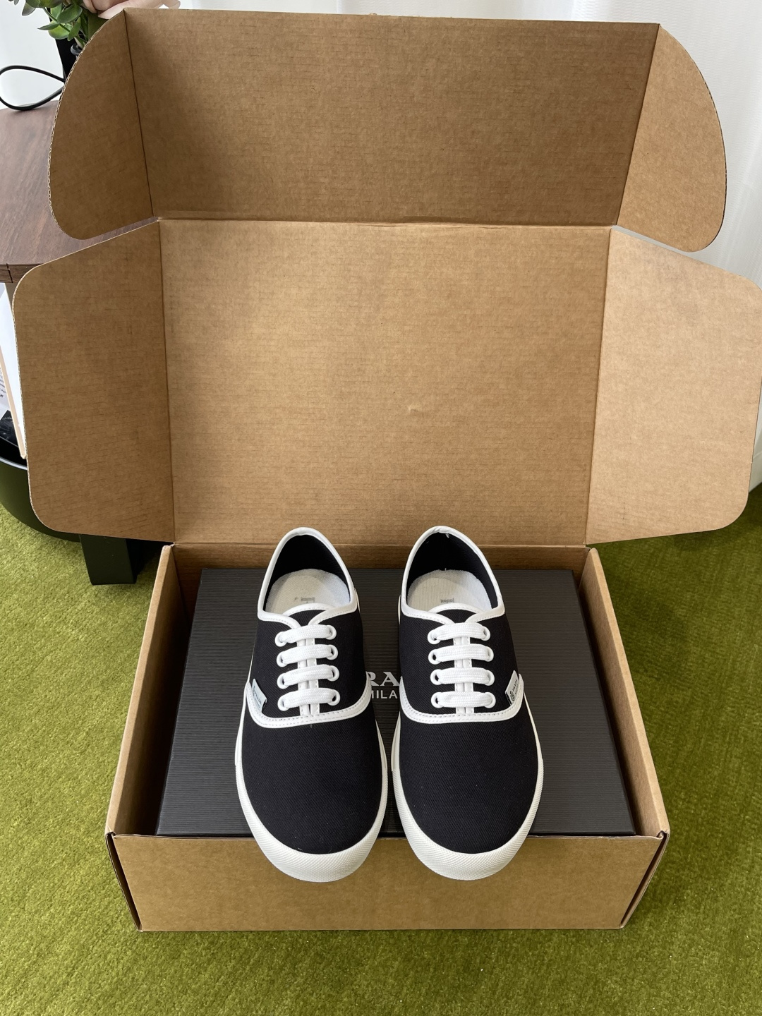 프라다(PRADA) 레트로 캔버스 스니커즈 신발