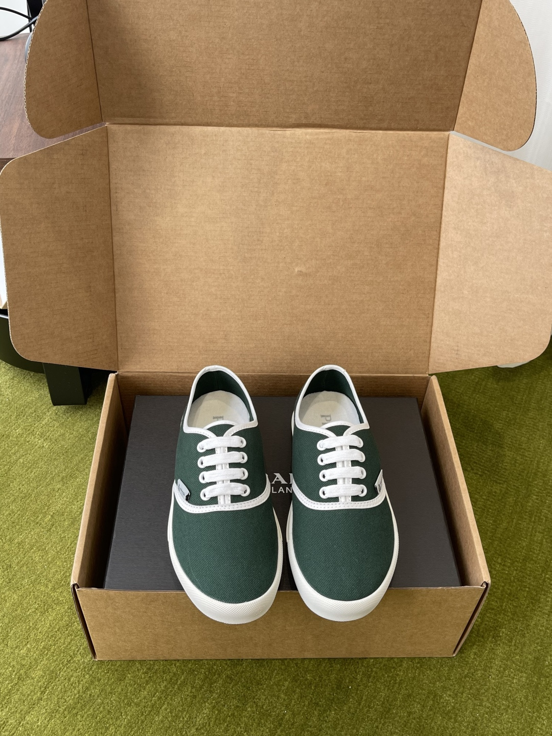 프라다(PRADA) 레트로 캔버스 스니커즈 신발