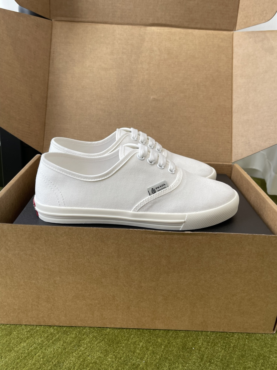 프라다(PRADA) 레트로 캔버스 스니커즈 신발