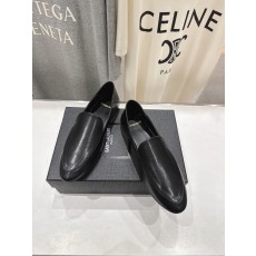 생로랑(SAINT LAURENT) 플랫 마리제 로퍼 신발