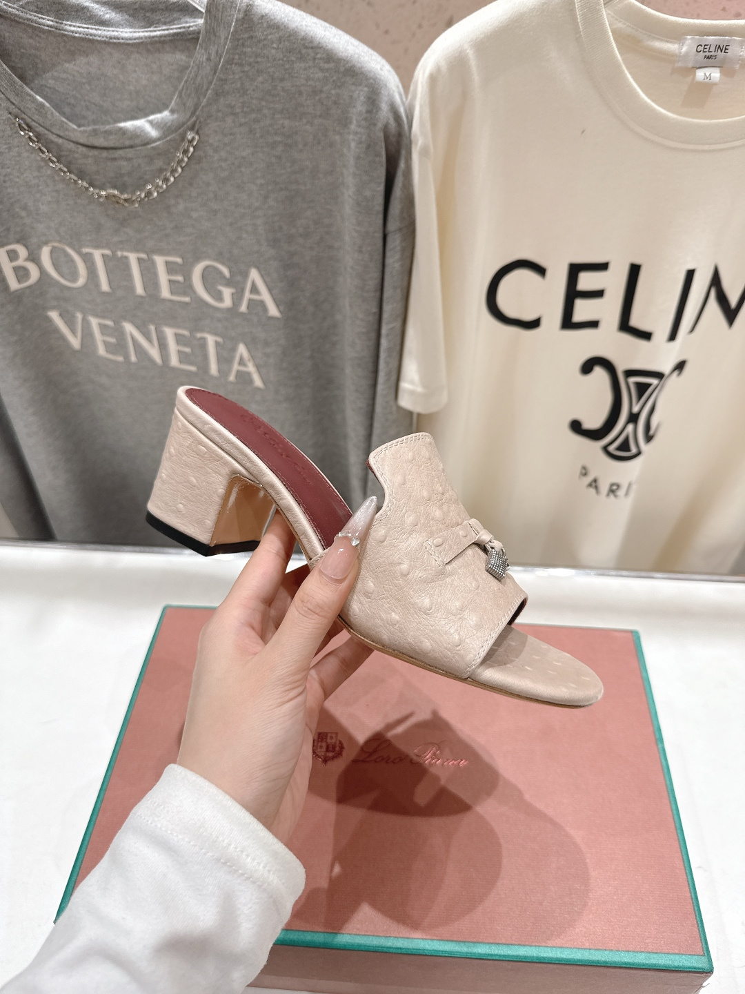 로로피아나(Loro Piana) 플랫 슬리퍼 샌들 신발