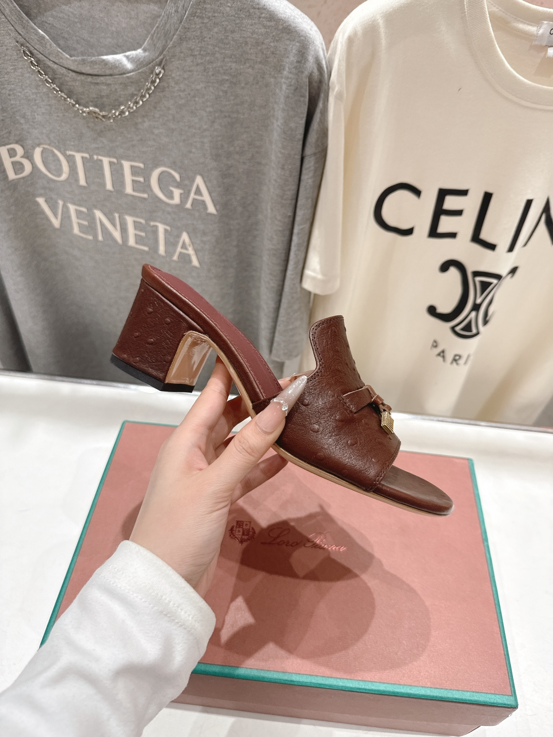 로로피아나(Loro Piana) 플랫 슬리퍼 샌들 신발