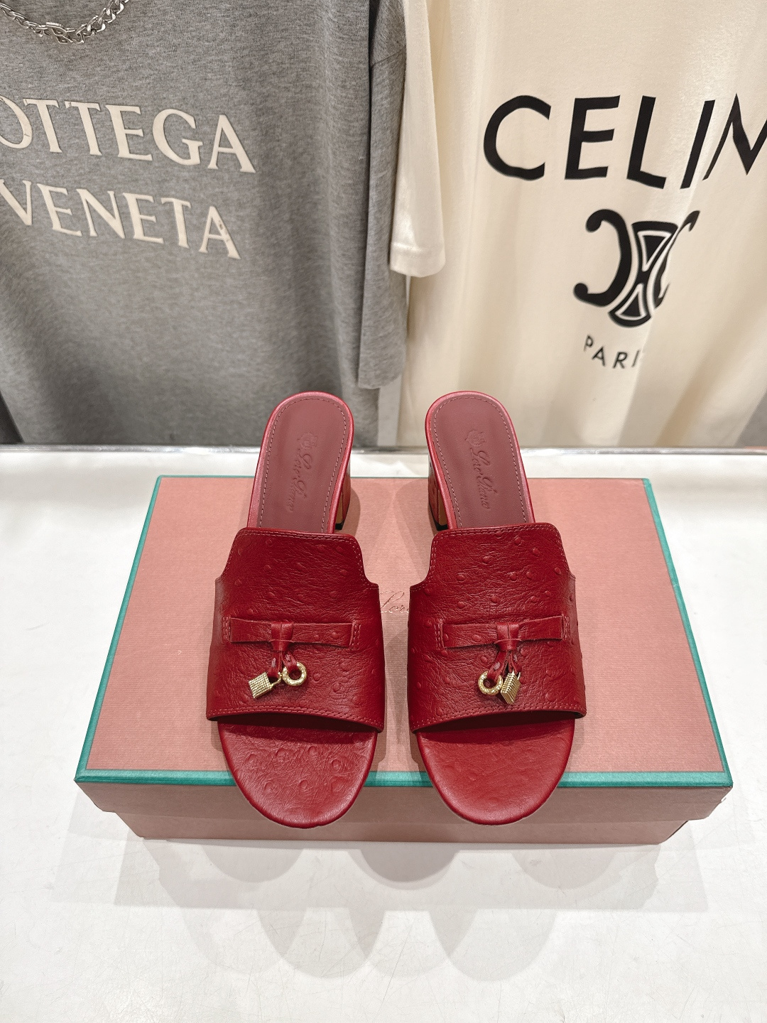 로로피아나(Loro Piana) 플랫 슬리퍼 샌들 신발