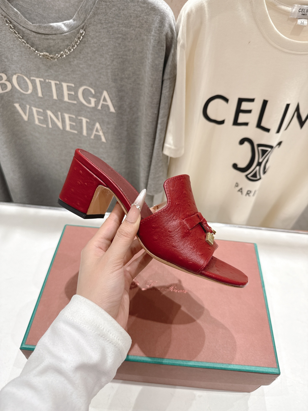 로로피아나(Loro Piana) 플랫 슬리퍼 샌들 신발