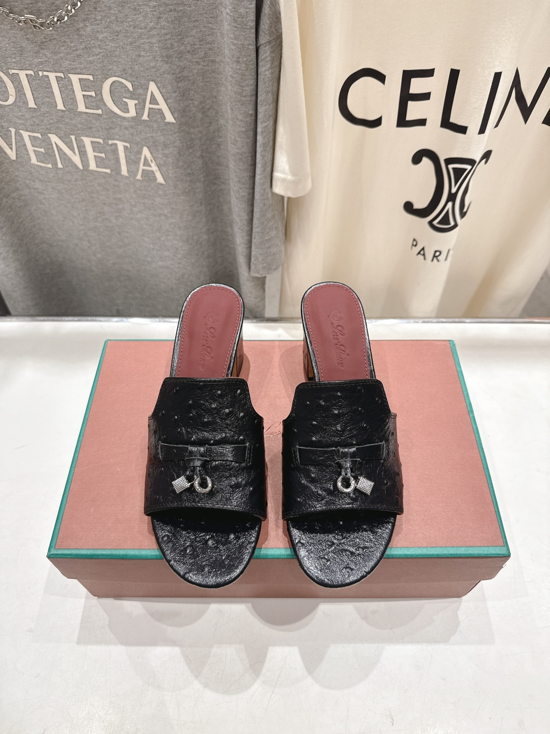 로로피아나(Loro Piana) 플랫 슬리퍼 샌들 신발