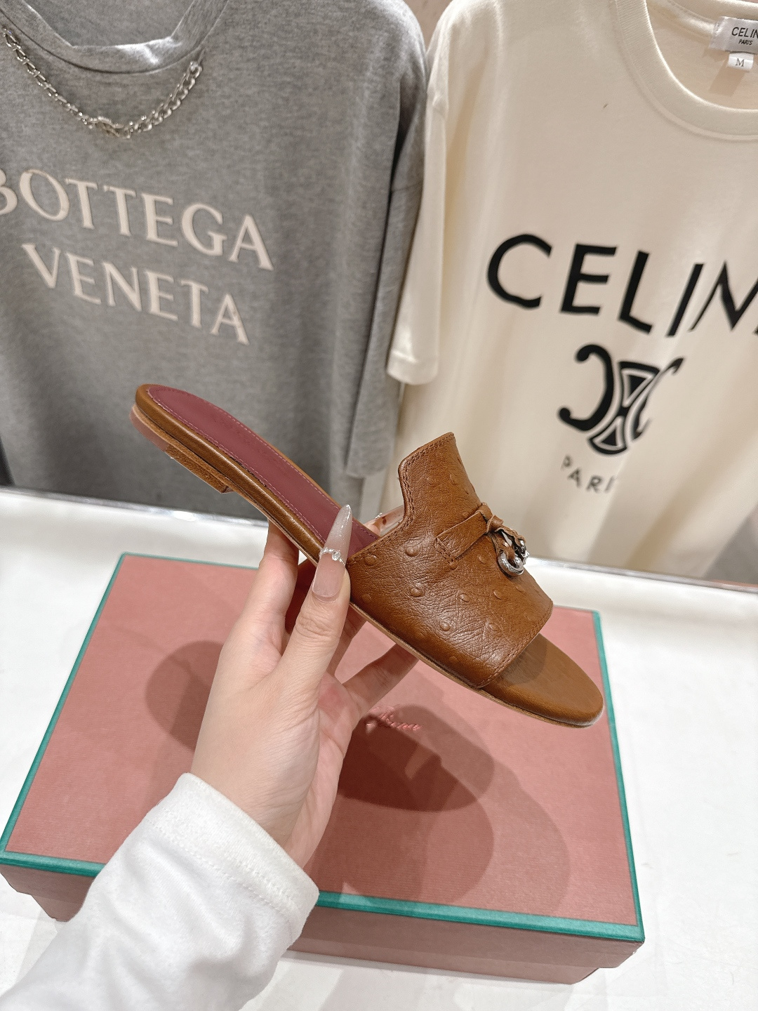 로로피아나(Loro Piana) 플랫 슬리퍼 샌들 신발