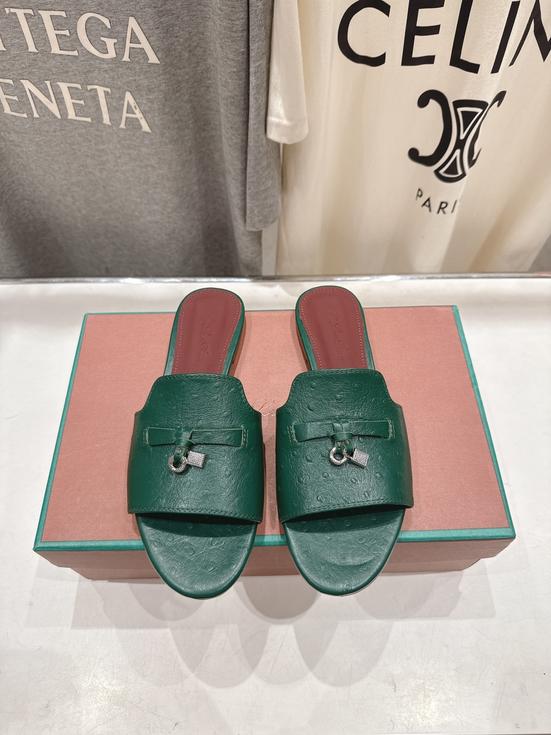 로로피아나(Loro Piana) 플랫 슬리퍼 샌들 신발