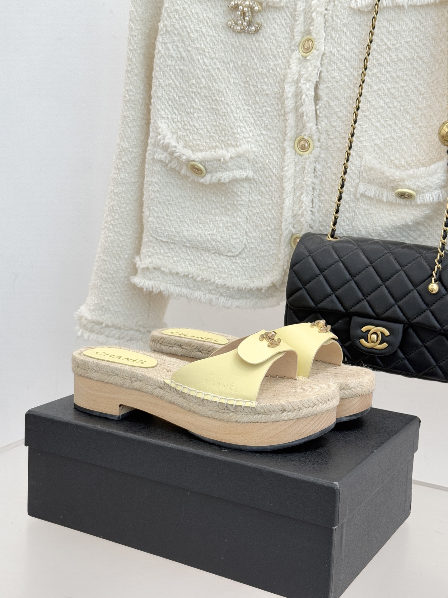샤넬(CHANEL) 클래식 우드 플랫폼 슬리퍼 샌들 신발