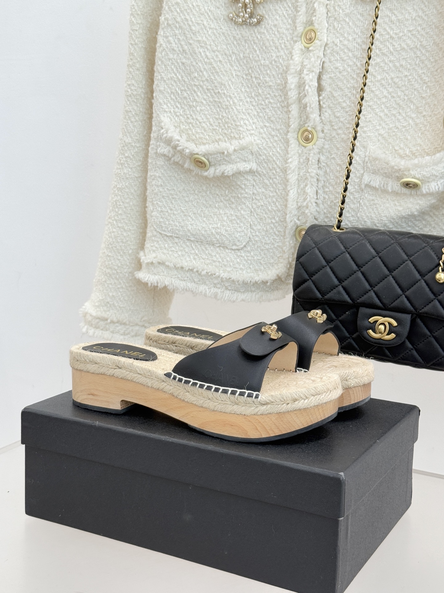 샤넬(CHANEL) 클래식 우드 플랫폼 슬리퍼 샌들 신발
