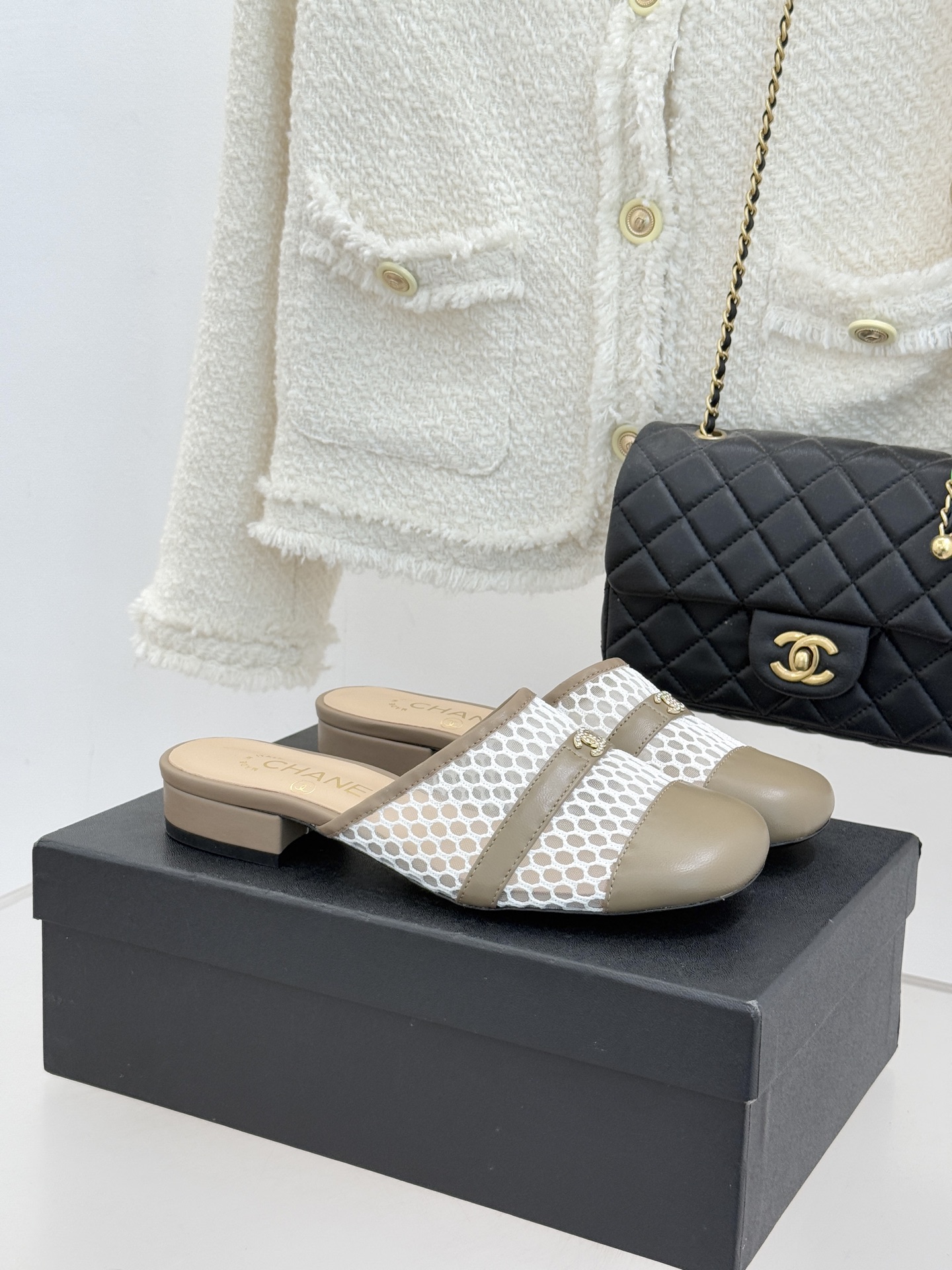 샤넬(CHANEL) 메쉬 콤비 플랫 슬리퍼 샌들 신발