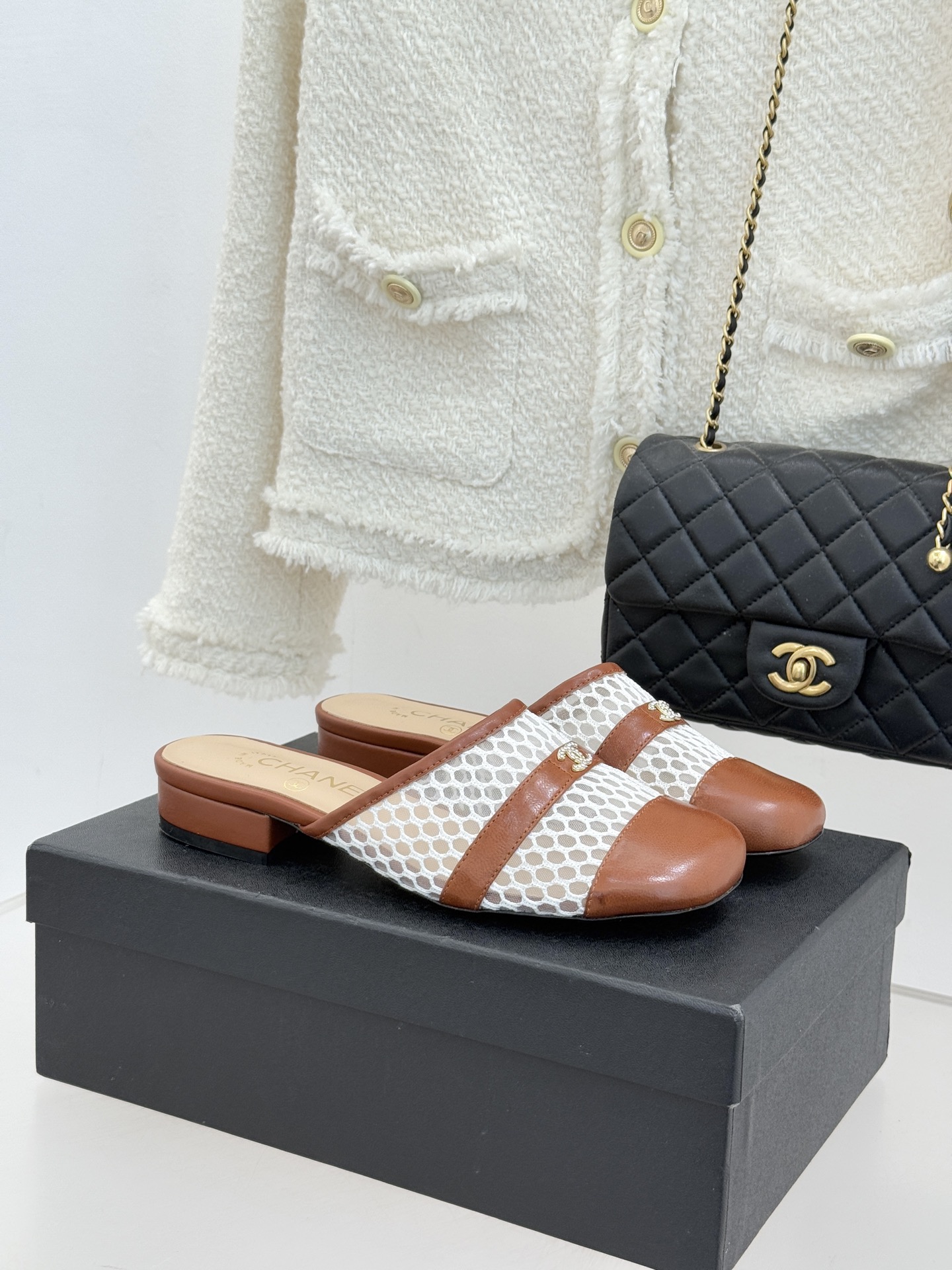 샤넬(CHANEL) 메쉬 콤비 플랫 슬리퍼 샌들 신발
