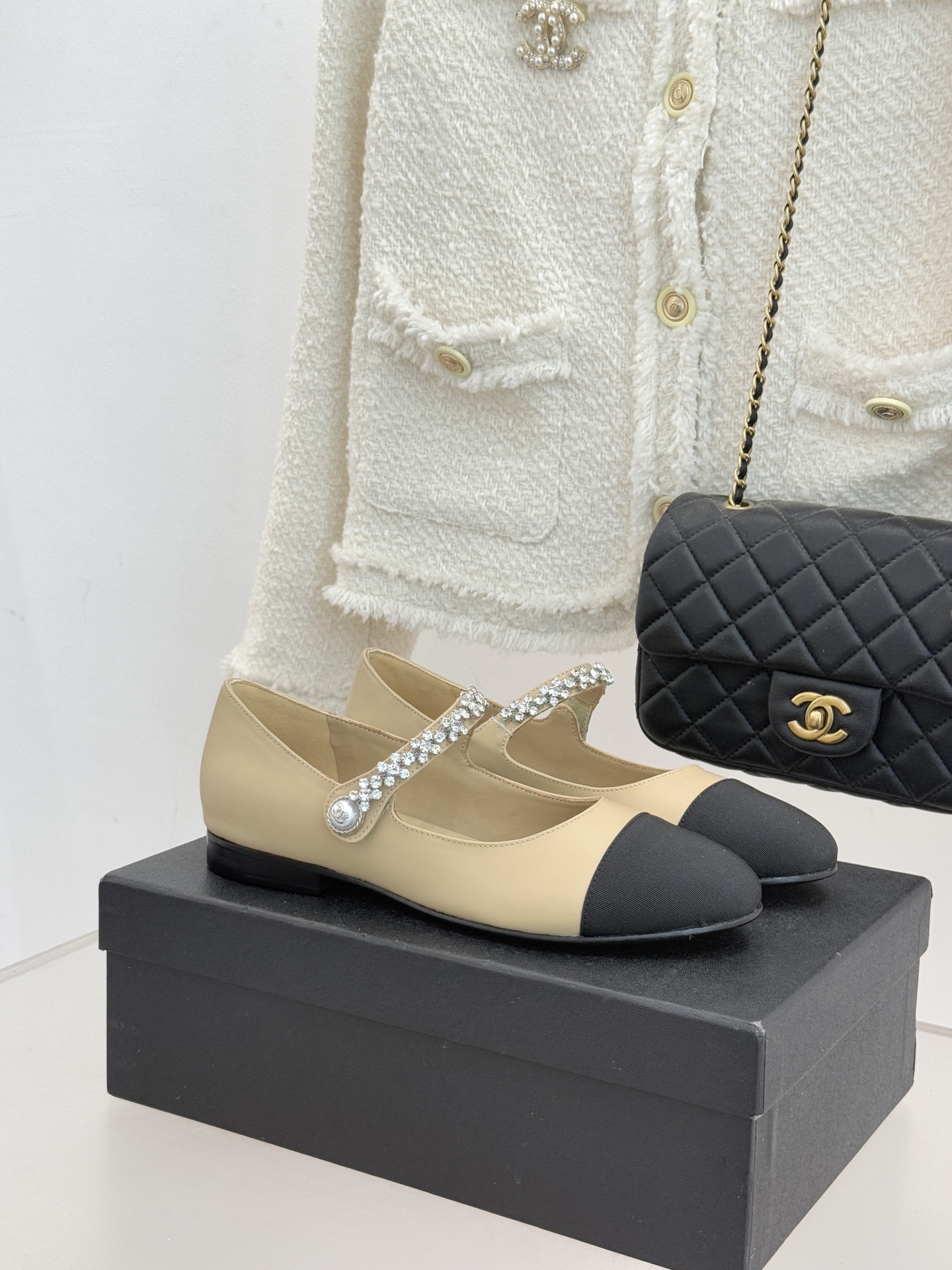 샤넬(CHANEL) 크리스탈 스트랩 플랫 슈즈 신발