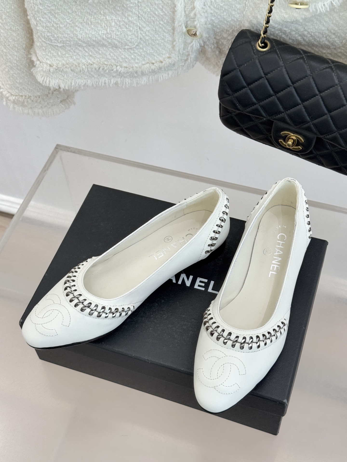 샤넬(CHANEL) 더블C 배색 플랫 슈즈 신발