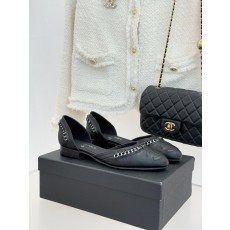 샤넬(CHANEL) 배색 컷아웃 플랫 샌들 신발