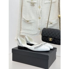 샤넬(CHANEL) 배색 컷아웃 플랫 샌들 신발