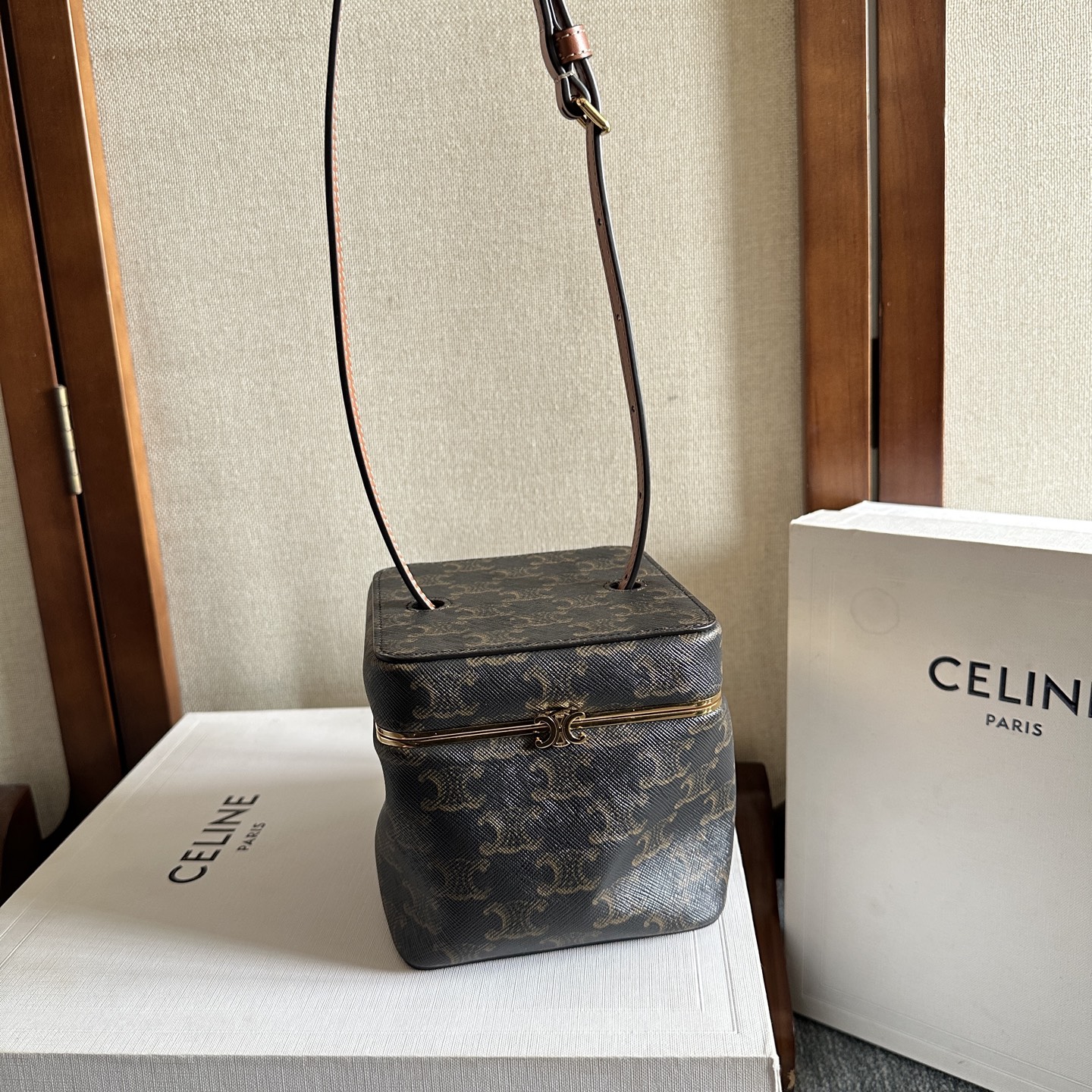 Celine 셀린느 트리옹프 프레임 스몰 백 (트리옹프 캔버스 & 카프스킨) 가방